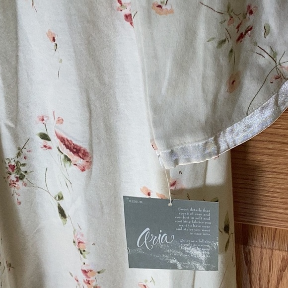 Women’s med elegant soft nightgown - Picture 3 of 4